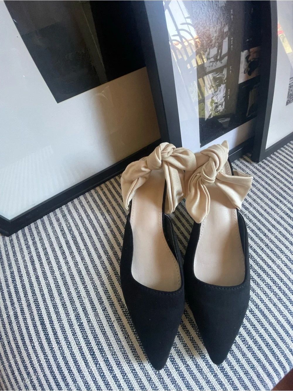Black Pointed Toe Mule with Kitten Heels Cream Bow Accent - Picture 1 of 5